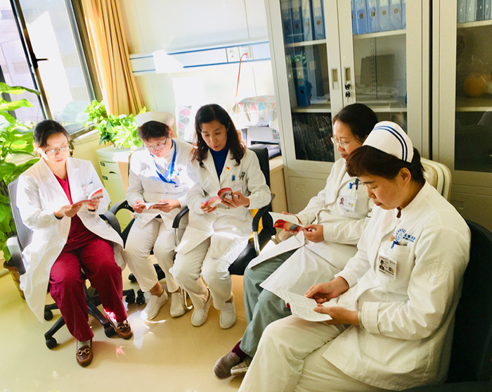 妇产科党支部学习.jpg 妇产科党支部学习.jpg