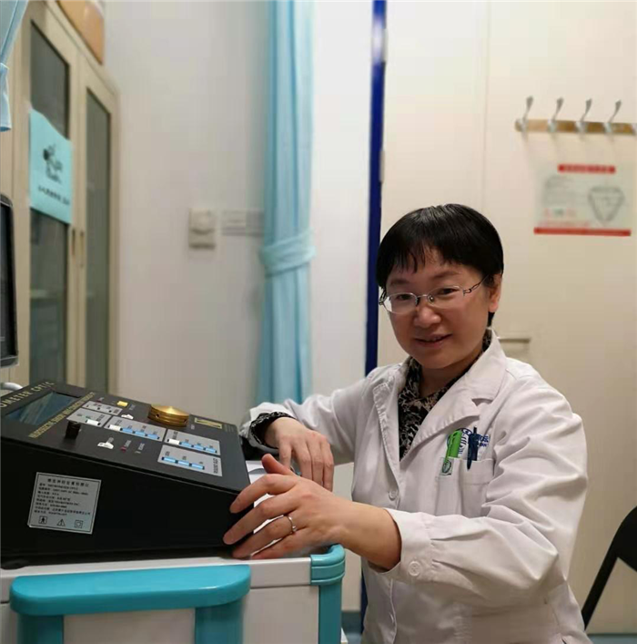 潘华主任.png 潘华主任.png